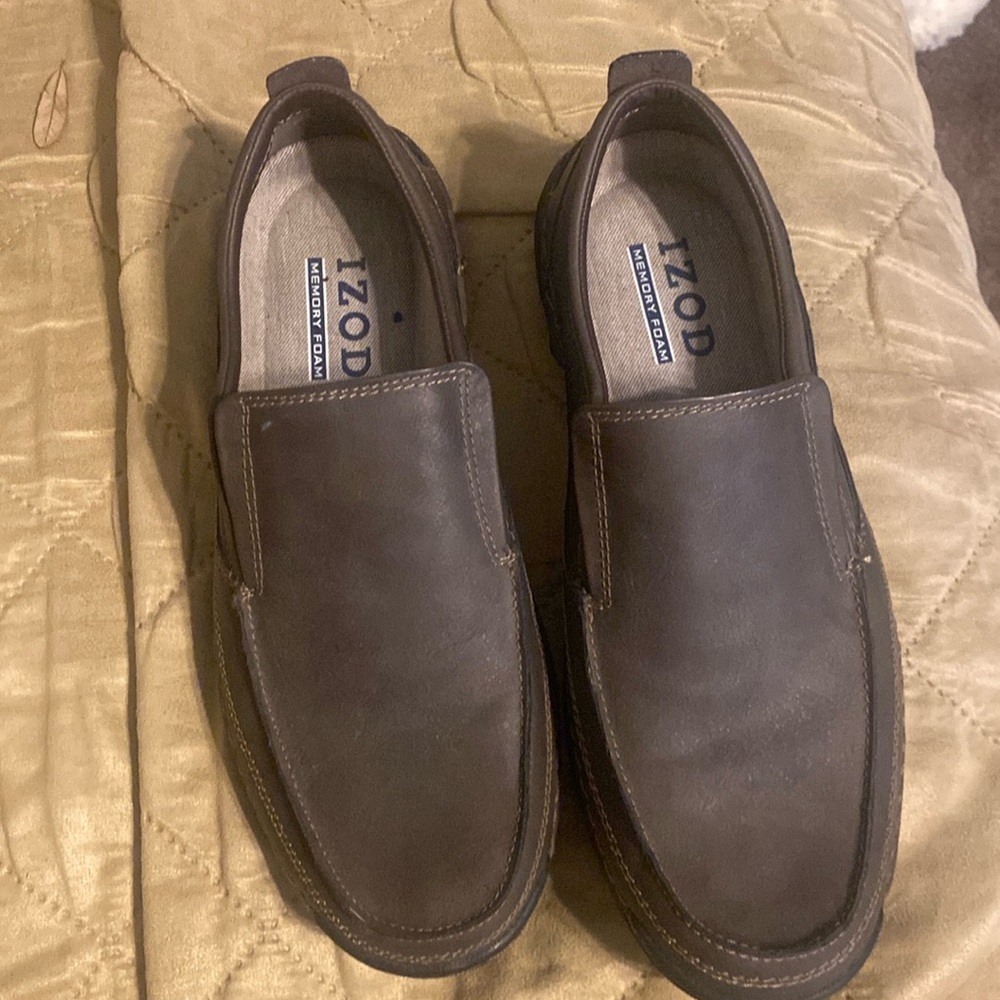 IZOD men's memory foam slip on shoes 
size:US 9.5 lightly used